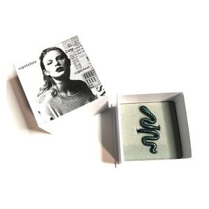 Green & Black Taylor Swift Reputation snake ring
